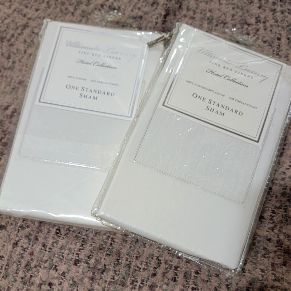 Set of 2 Standard Sham (White)
